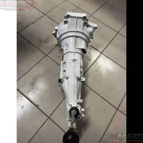Mazda b2200 transmission box with shift