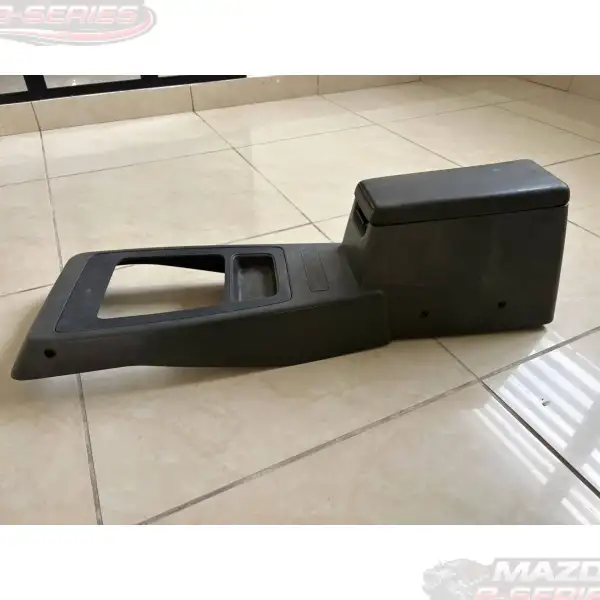 Mazda b2600i center console